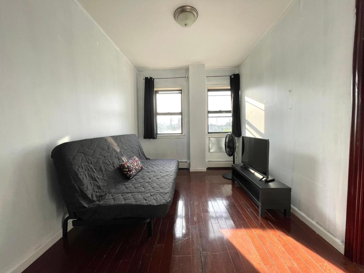 Appartement 2br Elevator Apt 10min To Lga Airport 1min To Train! New York