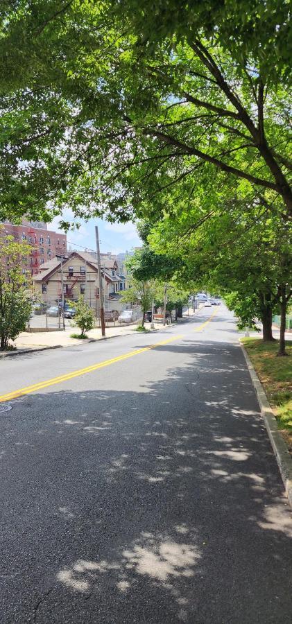 Modern Two Bedroom Jamaica Queens, Nyc Appartement