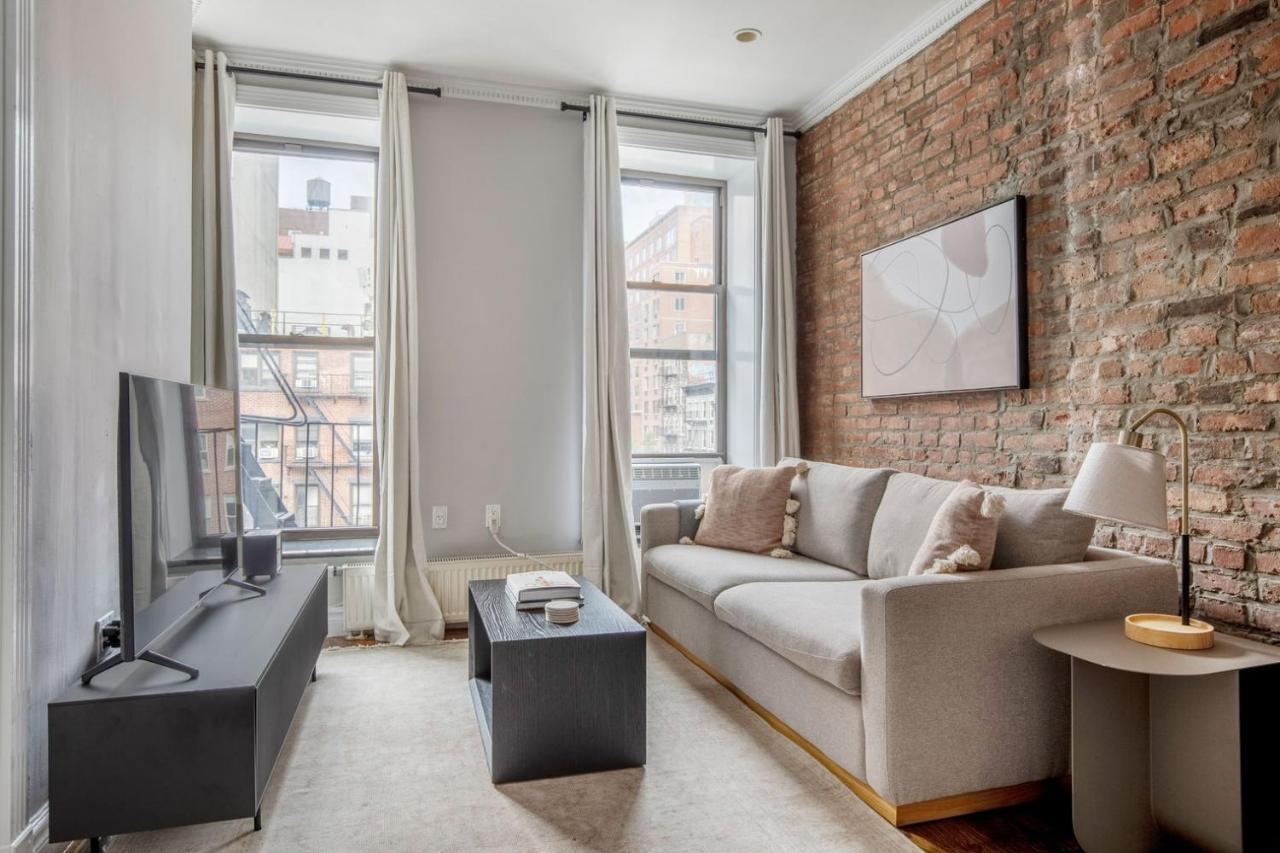 East Village 2br W Wd Nr Groceries Nyc-1221 New York City