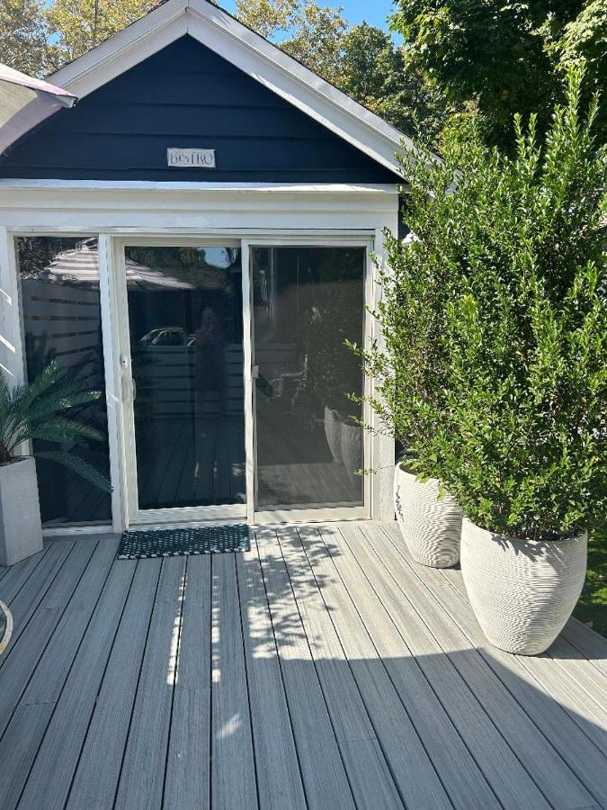 Adorable 1 Bedroom Appartement *