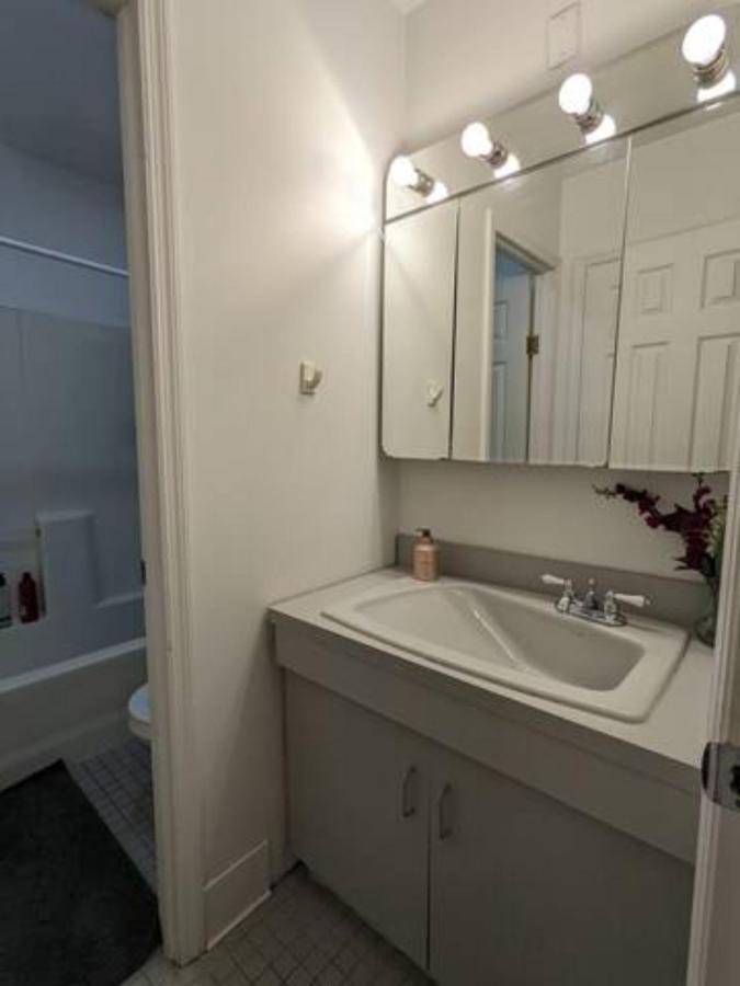 Spacious Bedroom For 4 In Shared Townhouse+garden Privatunterkunft *