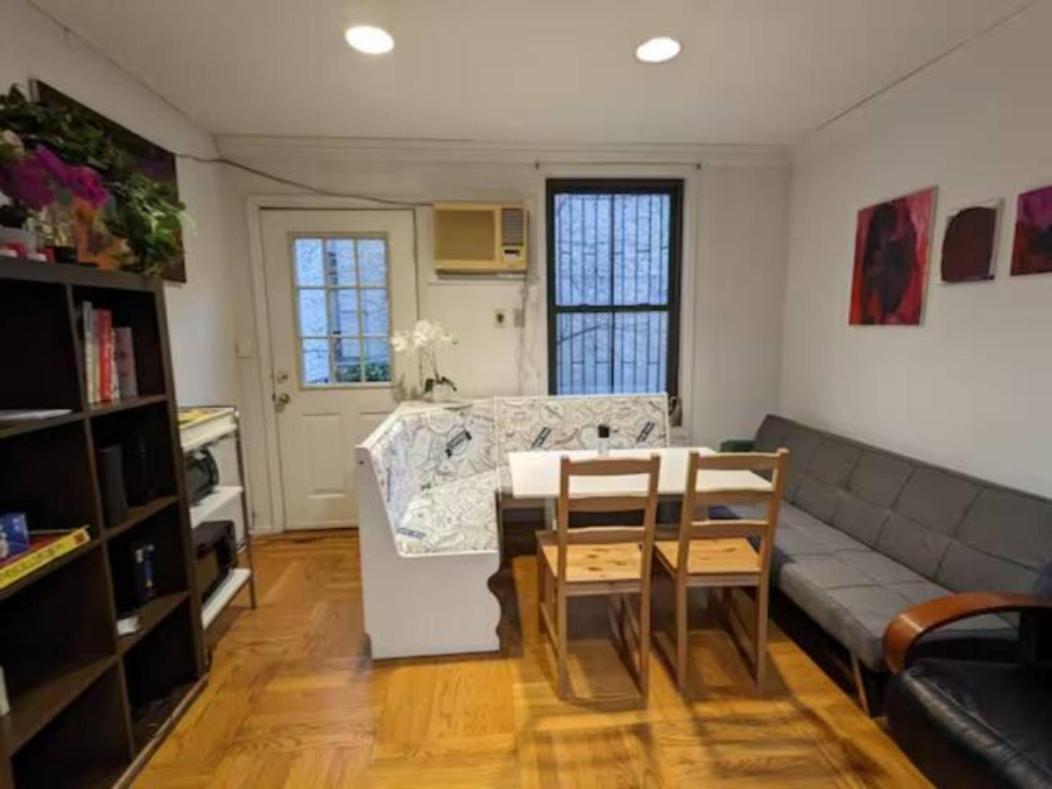 Spacious Bedroom For 4 In Shared Townhouse+garden Privatunterkunft *