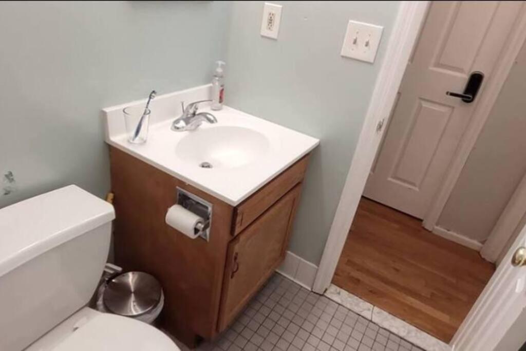Quiet Double In Williamsburg Ground Floor Near Subway Habitación en casa particular