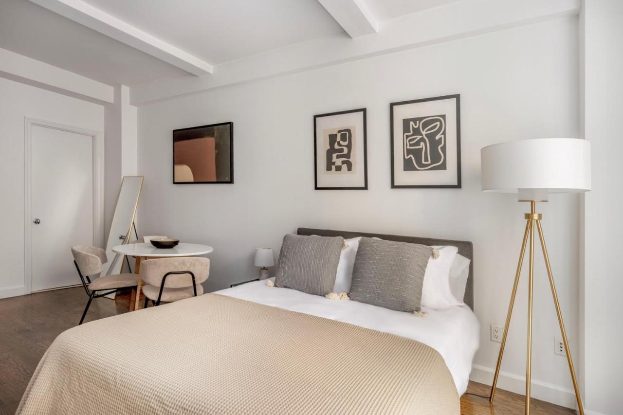 Upper West Side Studio Close To Central Park Nyc-1258 *