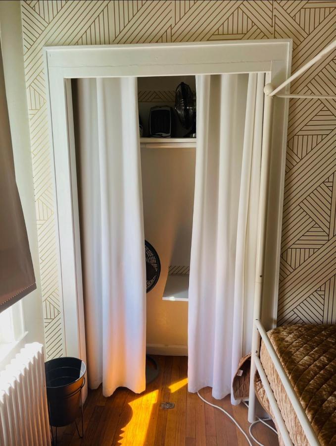 Ny3182-7 Private Rm Full Bed Keypad Shared Bathroom New York