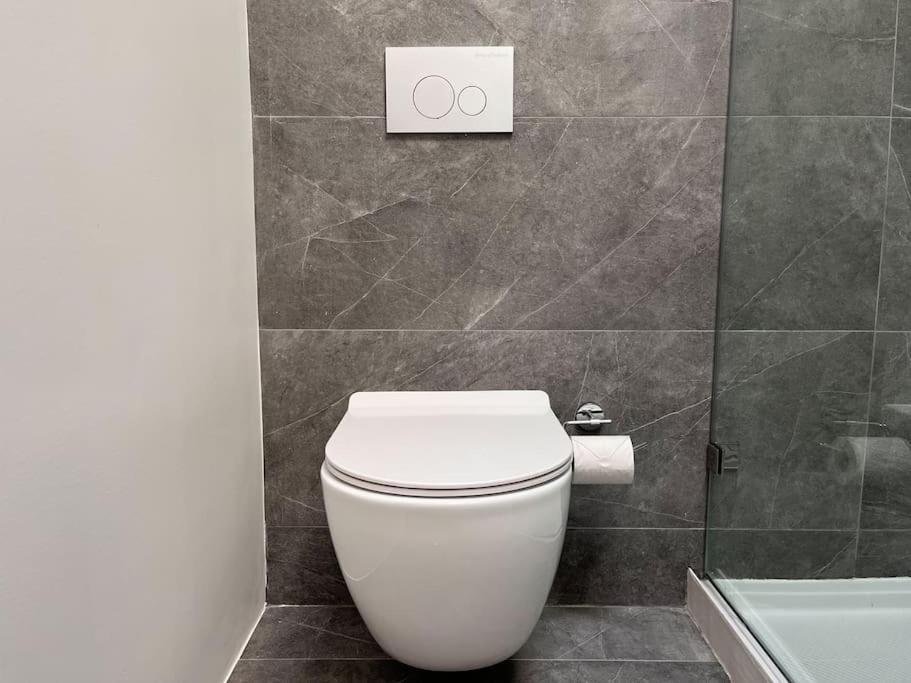 New Ample And Cozy One Bedroom In Brooklyn At Rem-casa * New York City