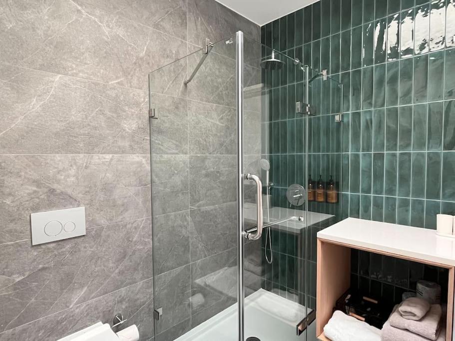 Appartement New Ample And Cozy One Bedroom In Brooklyn At Rem-casa