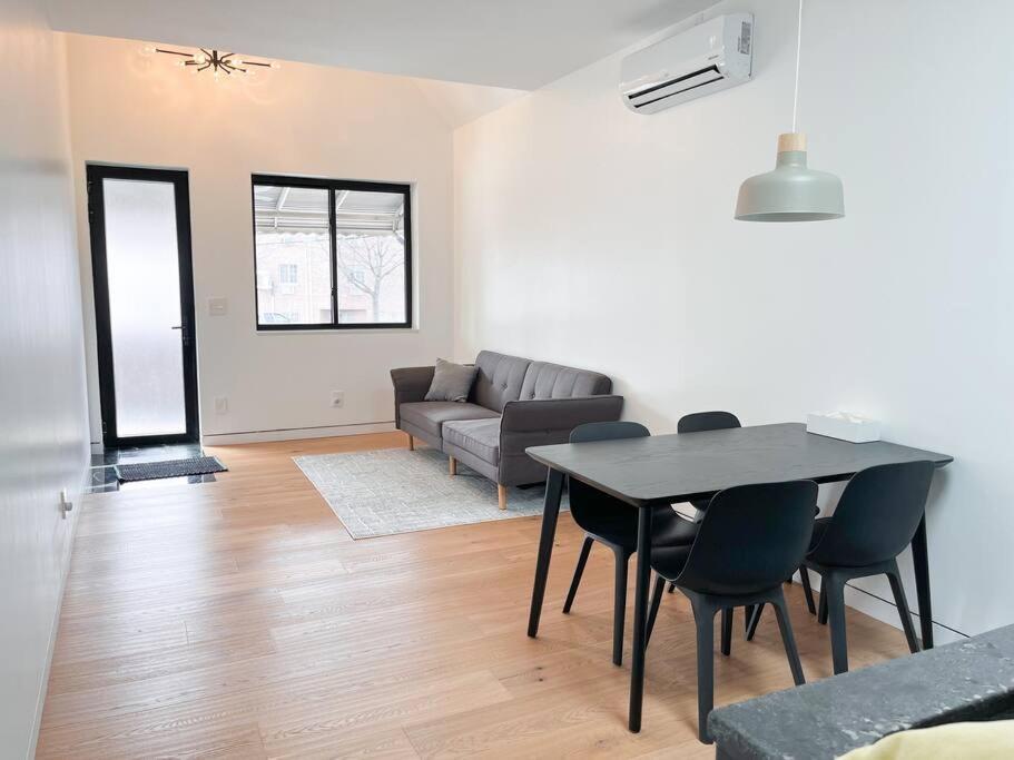 New Ample And Cozy One Bedroom In Brooklyn At Rem-casa Appartement New York