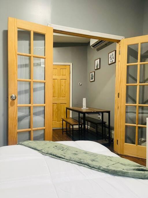 Appartement Cozy Staycation - Brooklyn Close To Train Stations *