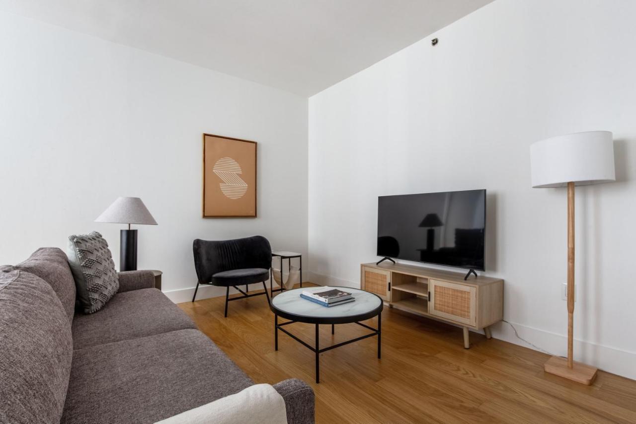 Fidi 1br W Golf Simulator Nr Freedom Tower Nyc-1338 Appartement *