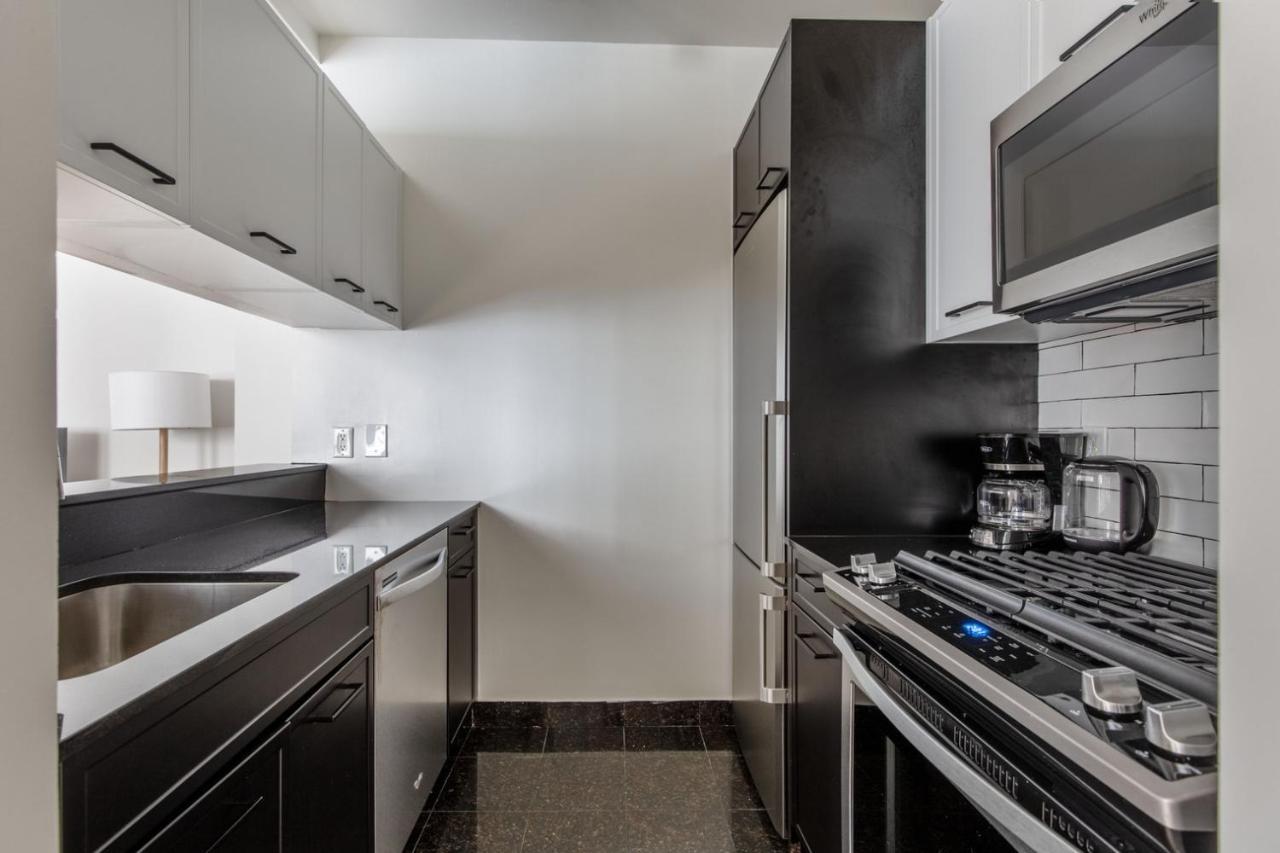 Fidi 1br W Golf Simulator Nr Freedom Tower Nyc-1338 * New York