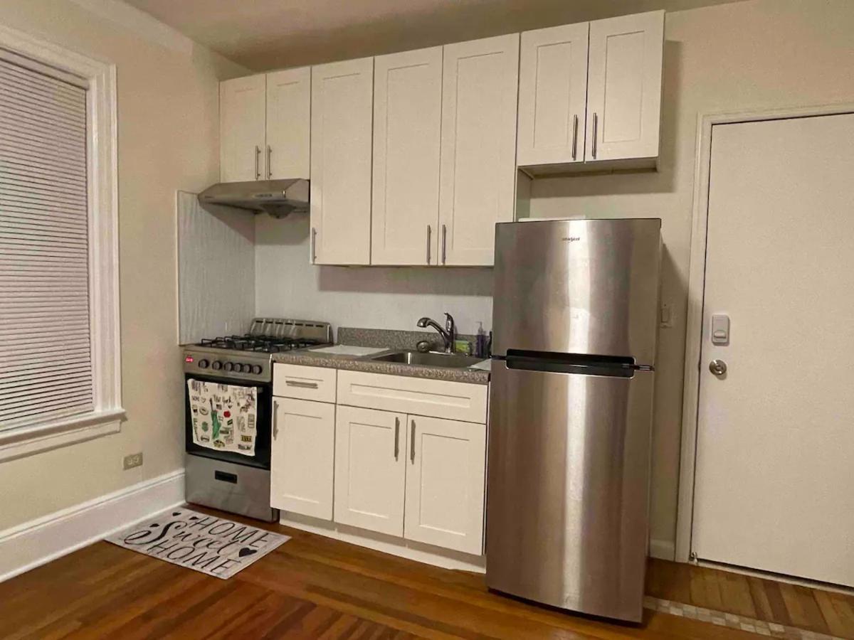 Entire Beautiful 2br L. Convenient Location In The Heart Of Queens! Lejlighed