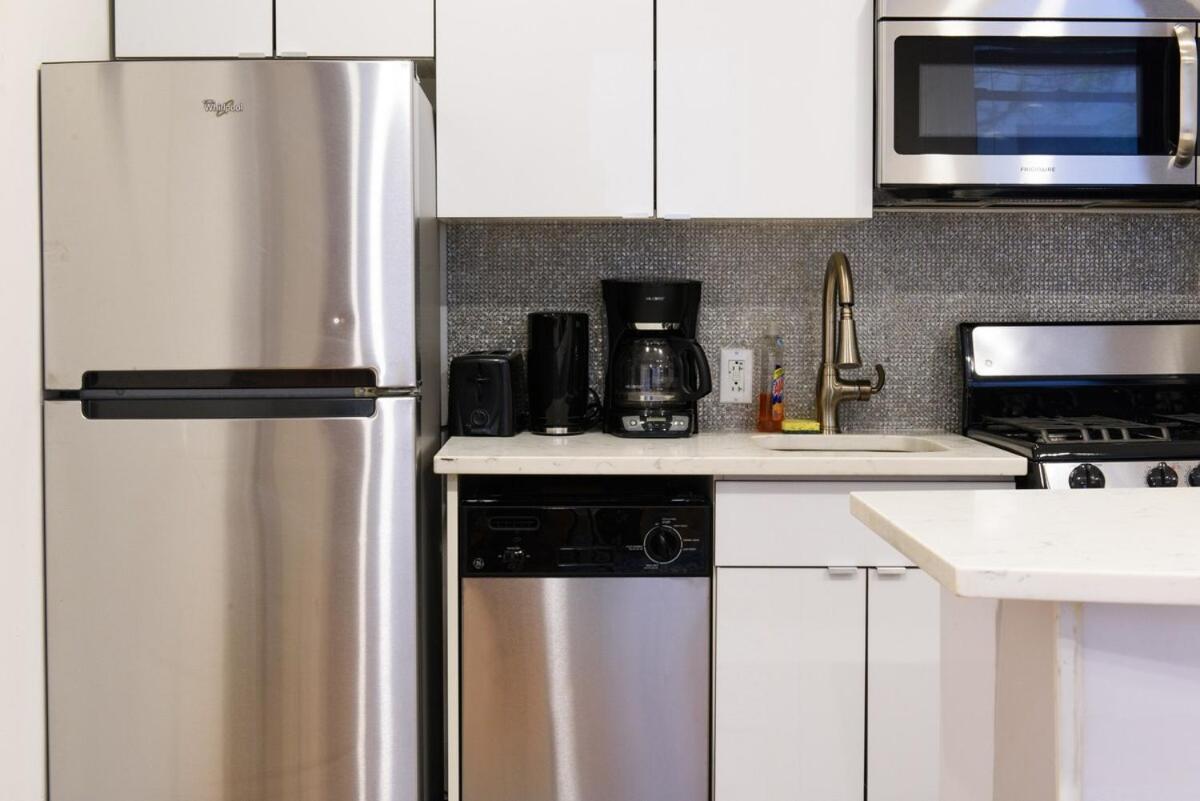 26-4b Newly Furnished 1br W D Courtyard *