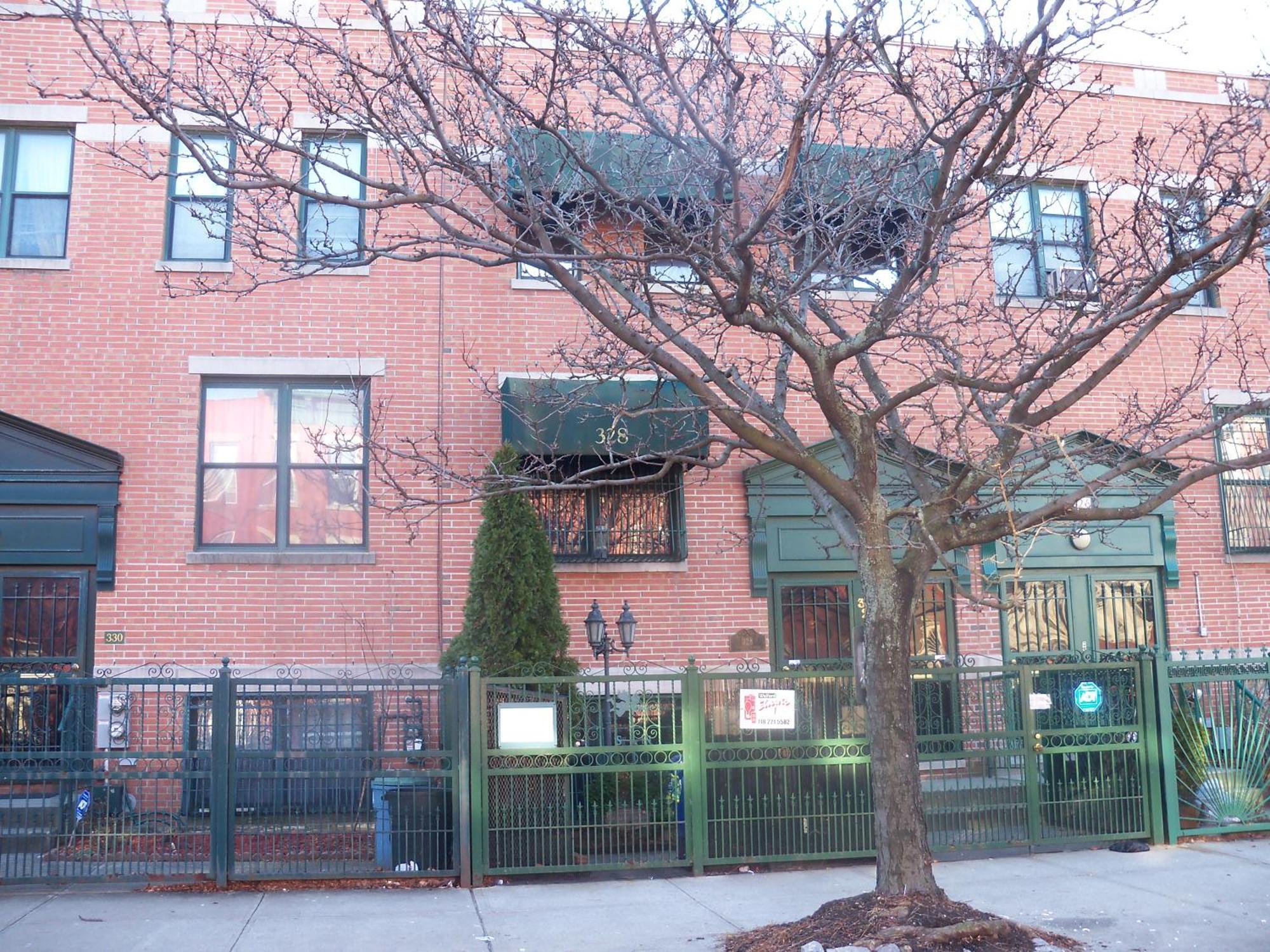 Appartement Booking.com Exxlusive: Fully Furnished One Bedroom Entire With Full Size Bed. For One Person Or Couple, Soulmate Positive Friendship New York