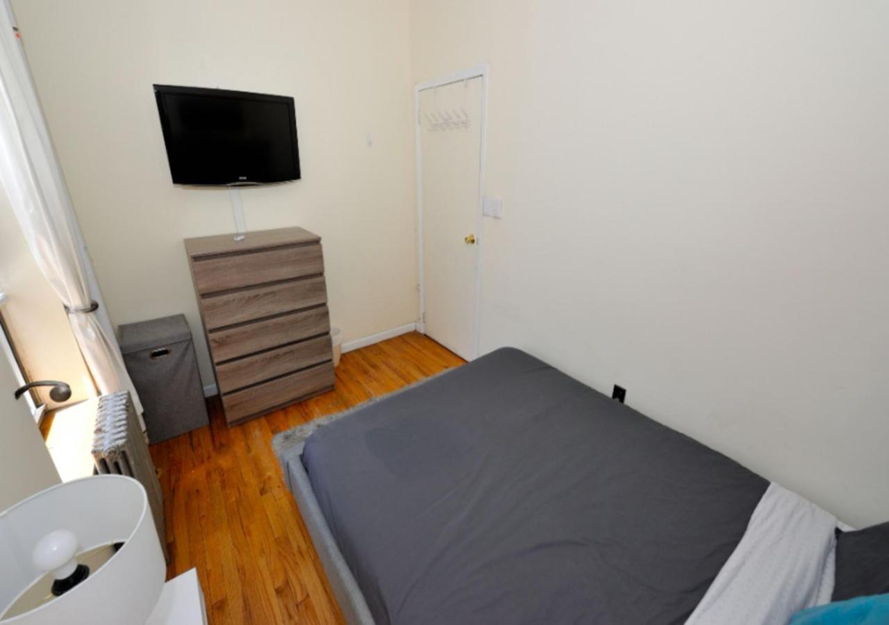 Modern 2 Bed One Bath At West Side