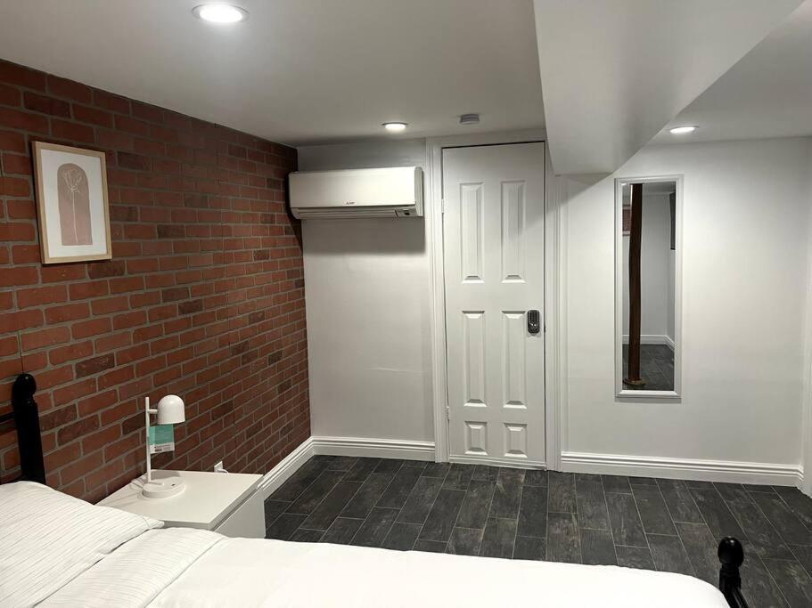 Modern & Cozy Basement Near Jfk Airport *
