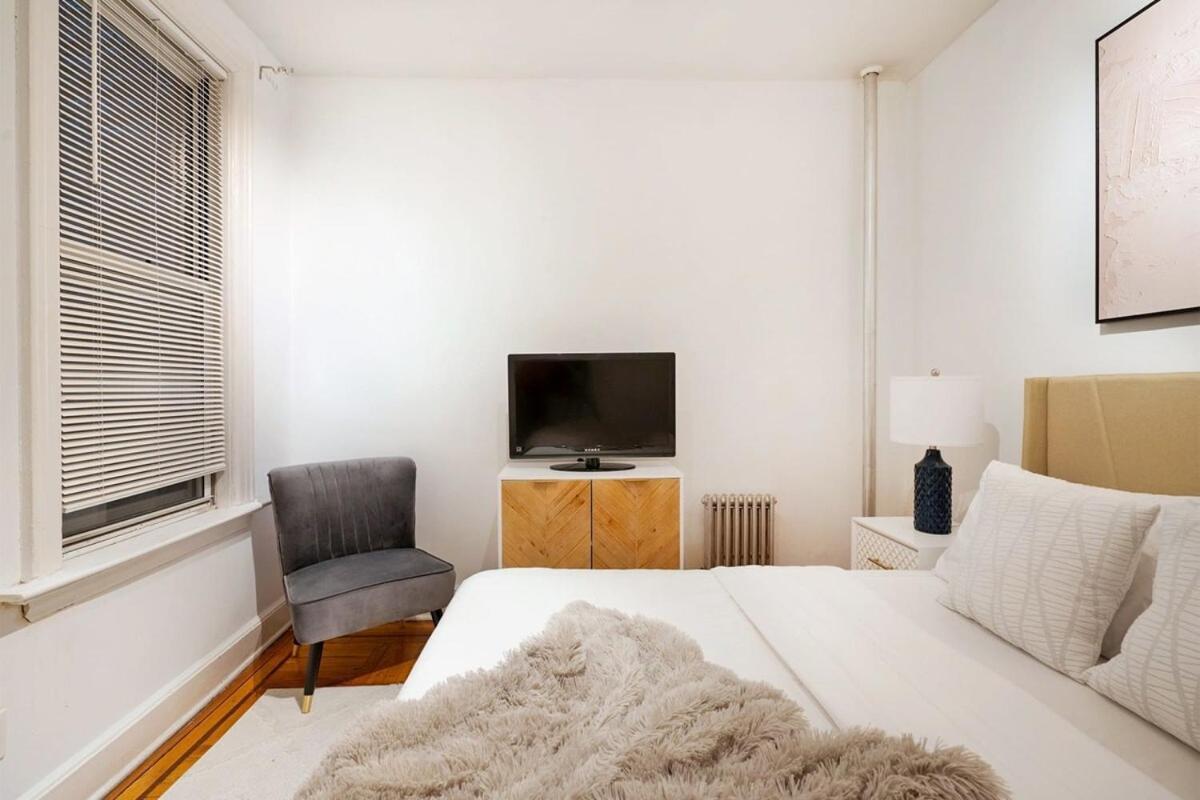 61-2a Large 1br In Upper East Side Appartement