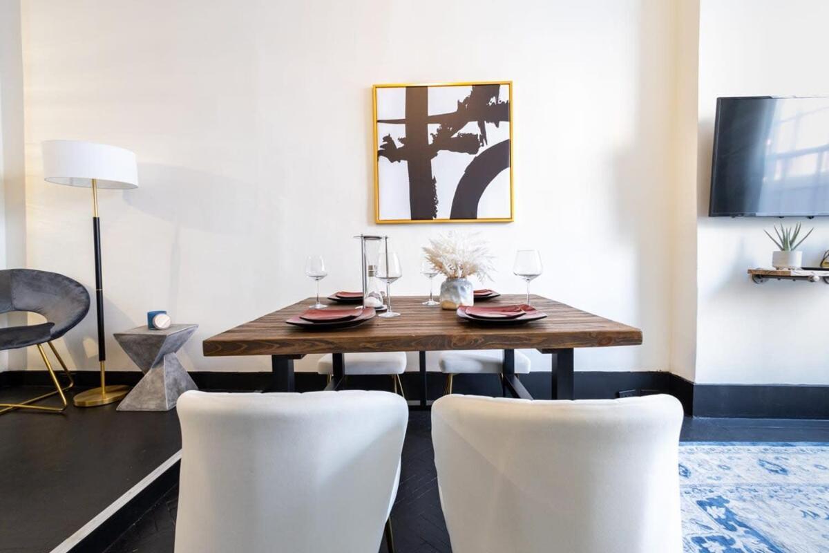 E10-1 Designer East Village Townhouse 1br Appartement *