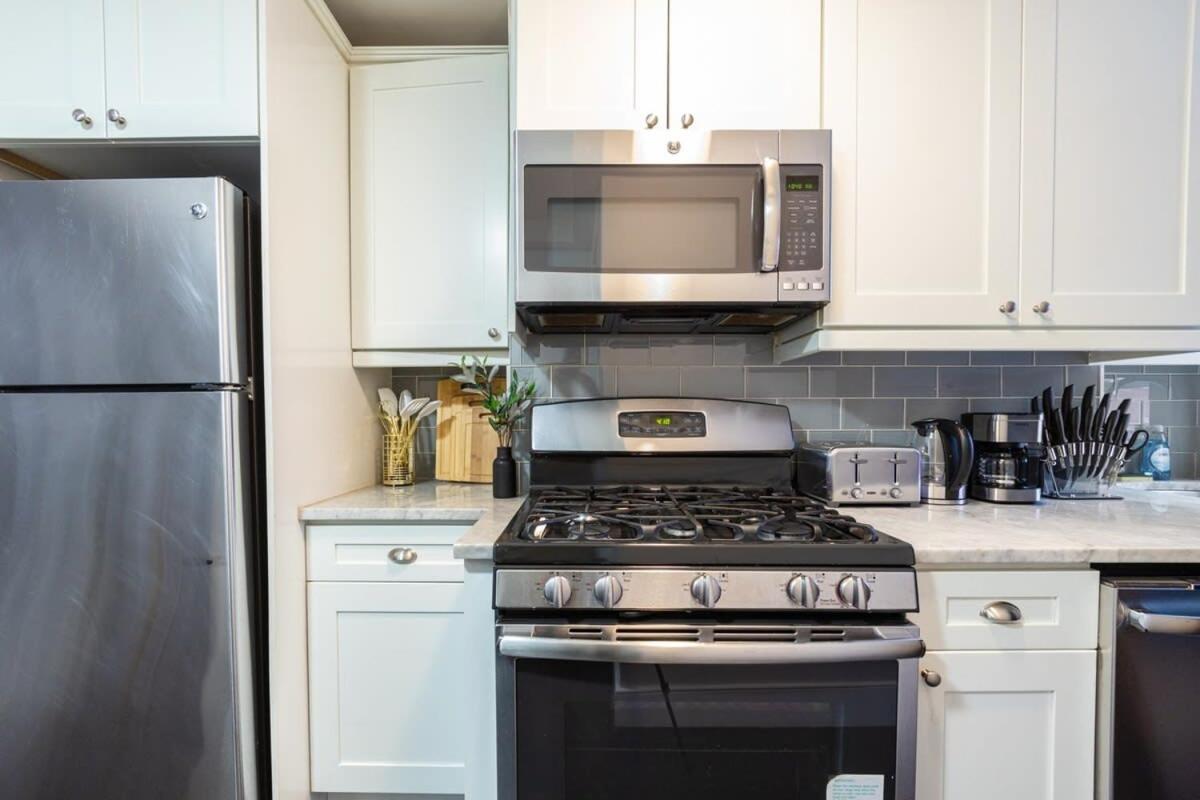 39-2 Renovated 3br Prime Hudson Yards Area *
