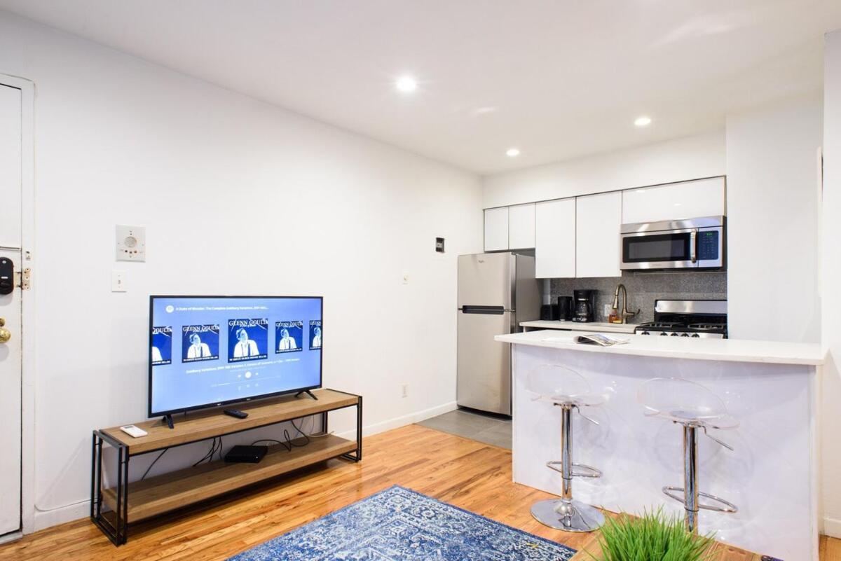 26-4b Newly Furnished 1br W D Courtyard New York