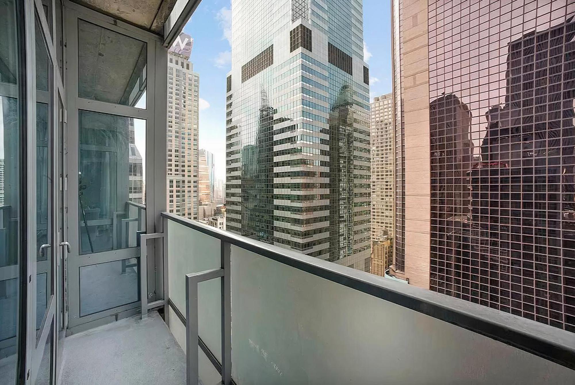 Luxurious In Times Square Nyc - 30-day Min Appartement
