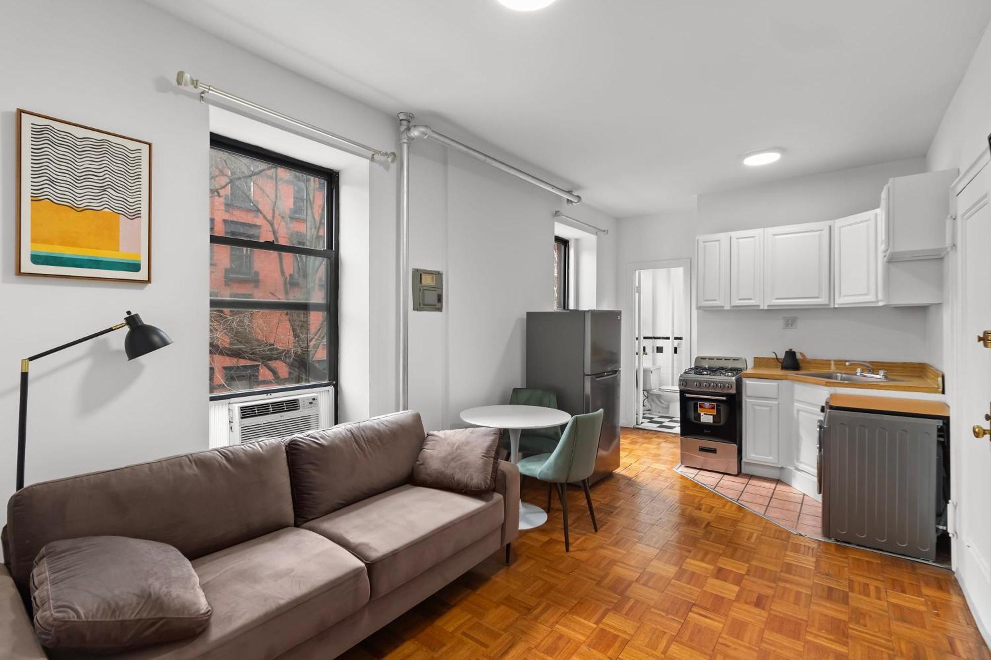 89-3fs Newly Furnished 2br 1bath Ues New York