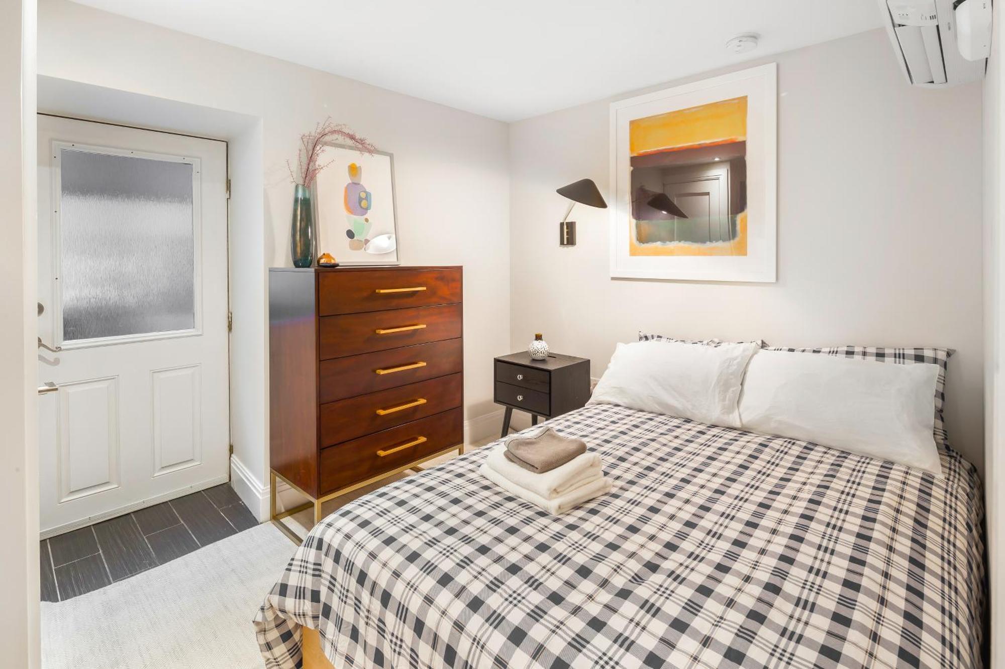 Paradise Suites * New York