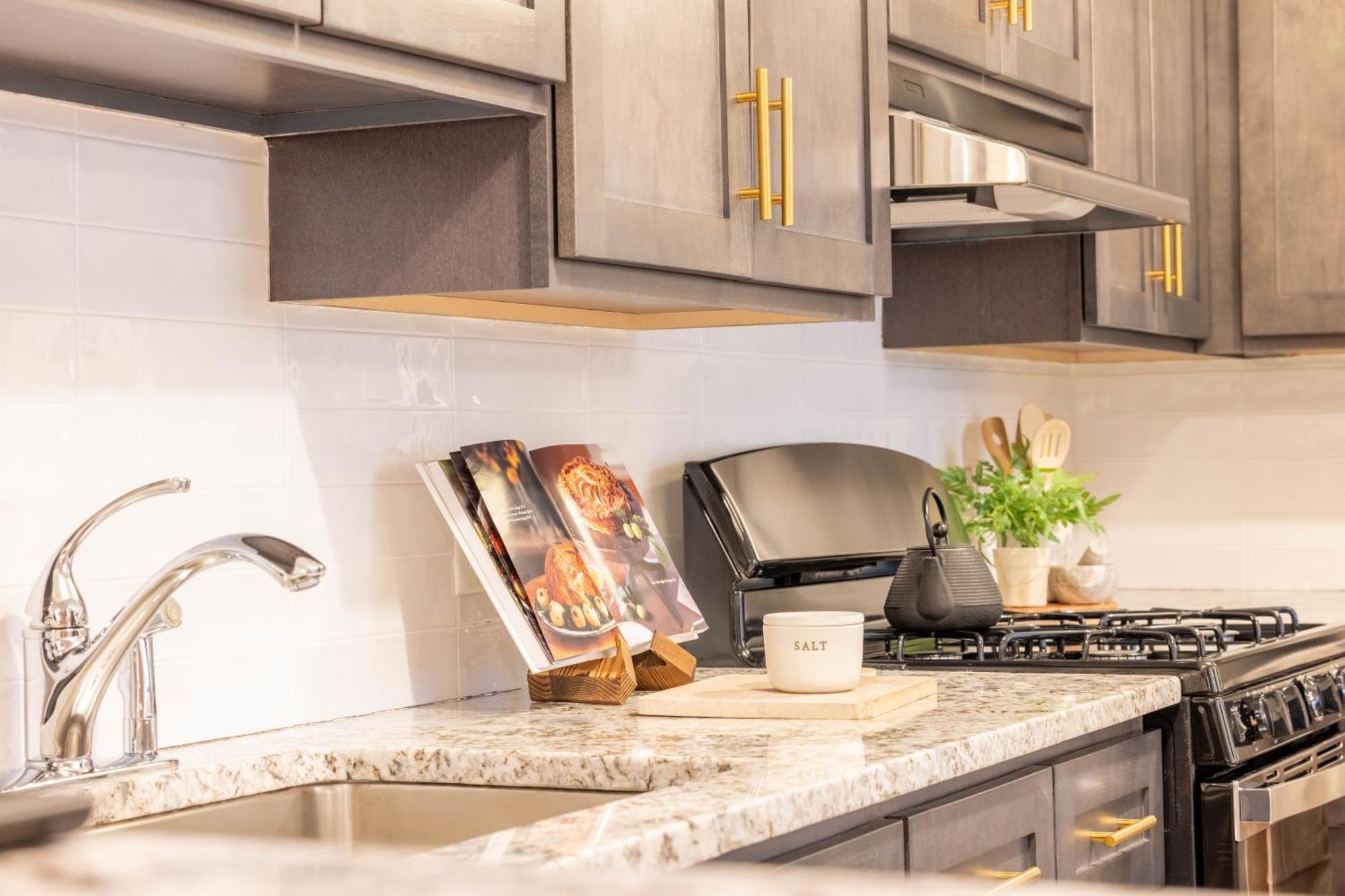 Designer Apt For 6, City Views, Near Times Square! Lejlighed