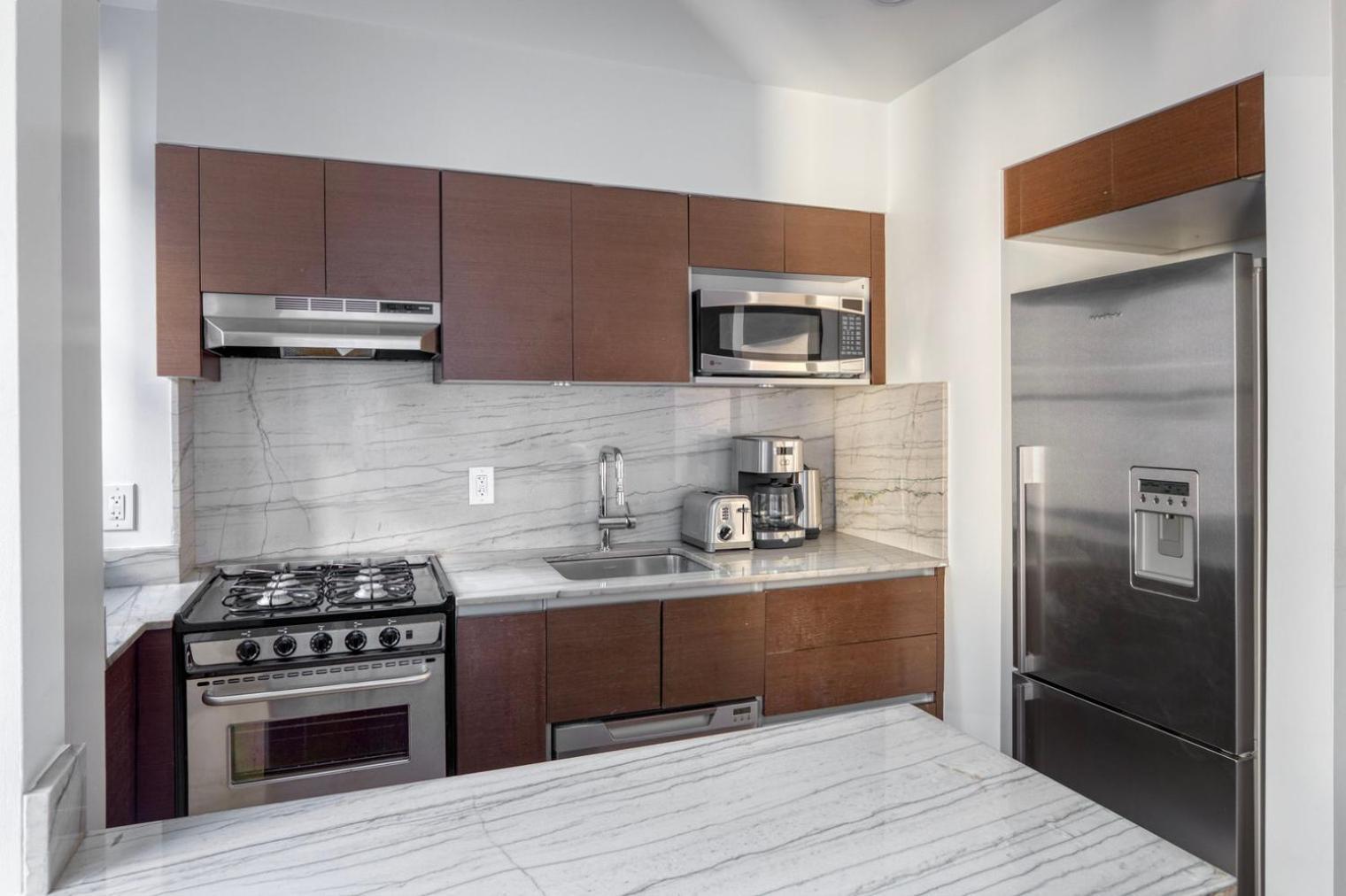 Lenox Hill 1br W Gym Nr Modern Museum Of Art Nyc-1285 Appartement