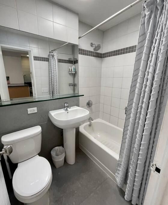 Сasa de vacaciones Private Townhome Near Un *