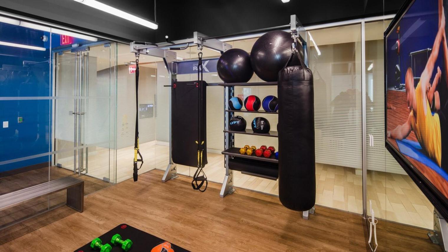 Lic 1br W Doorman Gym Pool Wd Nr East River Nyc-942 Apartment New York