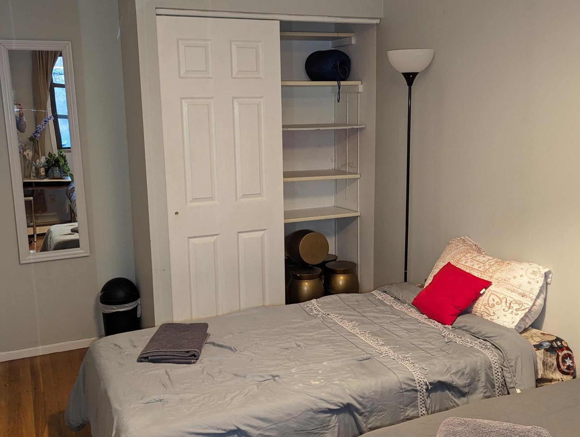 Private In 4 Bedroom Ground Near Subway New York City