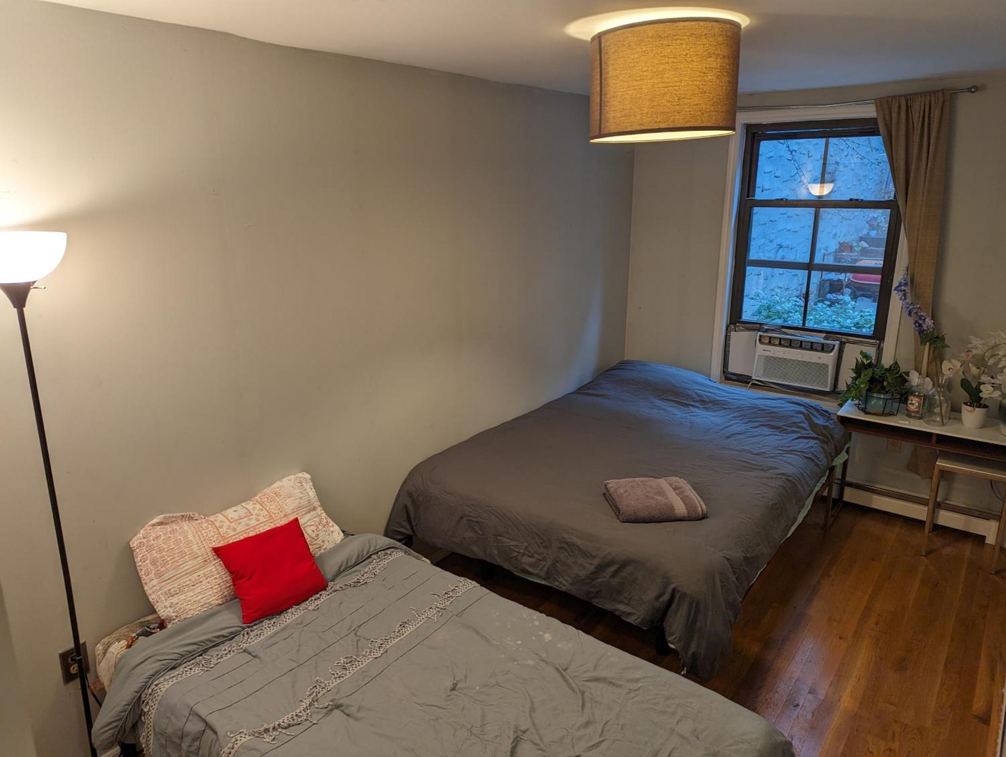 Private In 4 Bedroom Ground Near Subway Homestay New York City