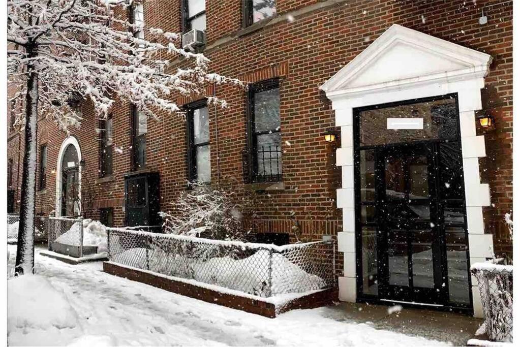 Sunnyside One Bedroom Apt Appartement *