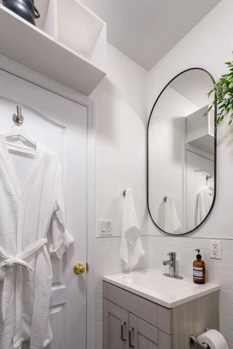 Bright Designer In Historic Harlem Appartamento *