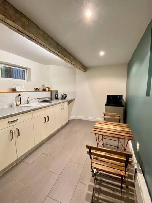 Appartamento The Griffin B And B, Private Two Bedroom In Victorian Ditmas Park New York