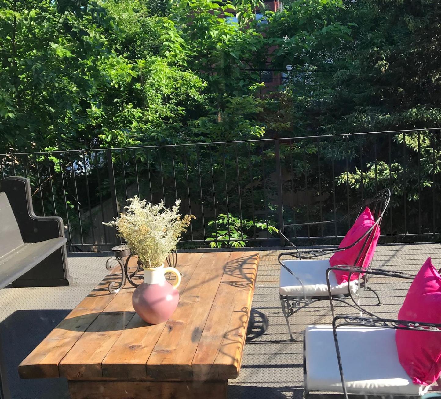 Art Filled Brooklyn Brownstone - 3 Bedroom 2.5 Bath, Deck, Tv Room, Library