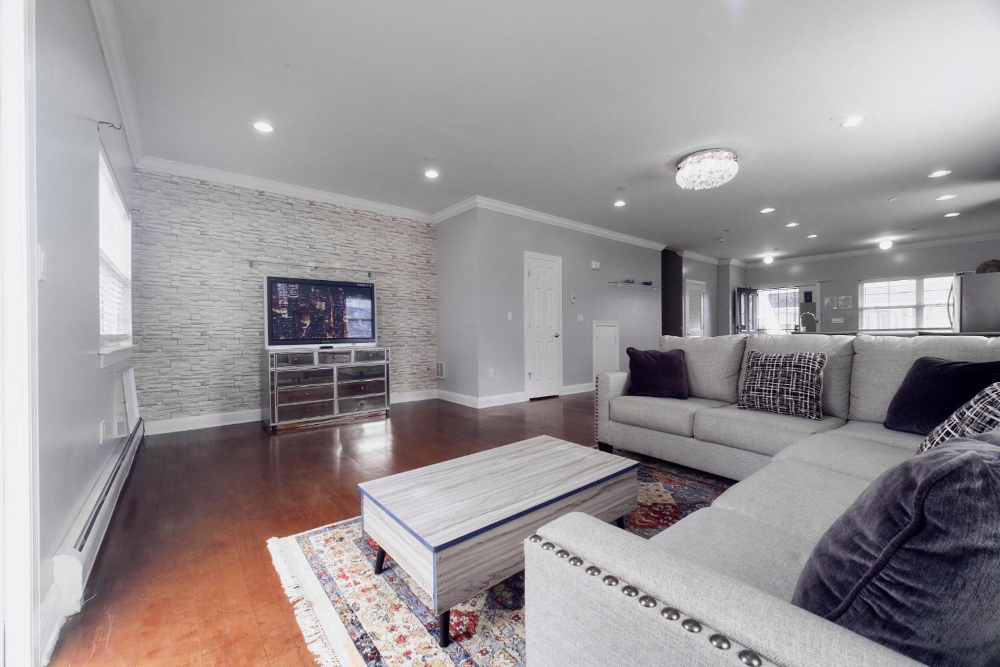 Waterfront Gem Duplex 3 Bedroom 2floor In Whitestone Bronx Free Parking Holiday home New York City