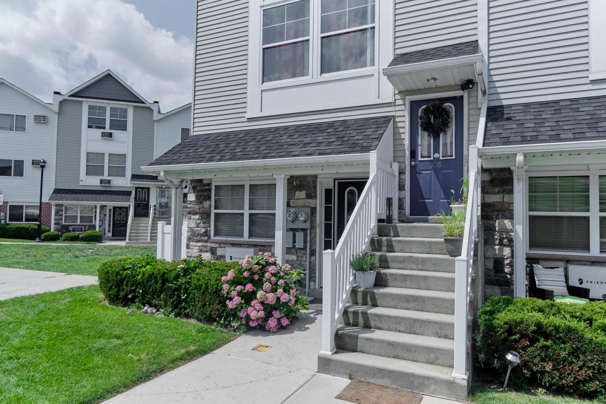 Waterfront Gem Duplex 3 Bedroom 2floor In Whitestone Bronx Free Parking Holiday home New York City