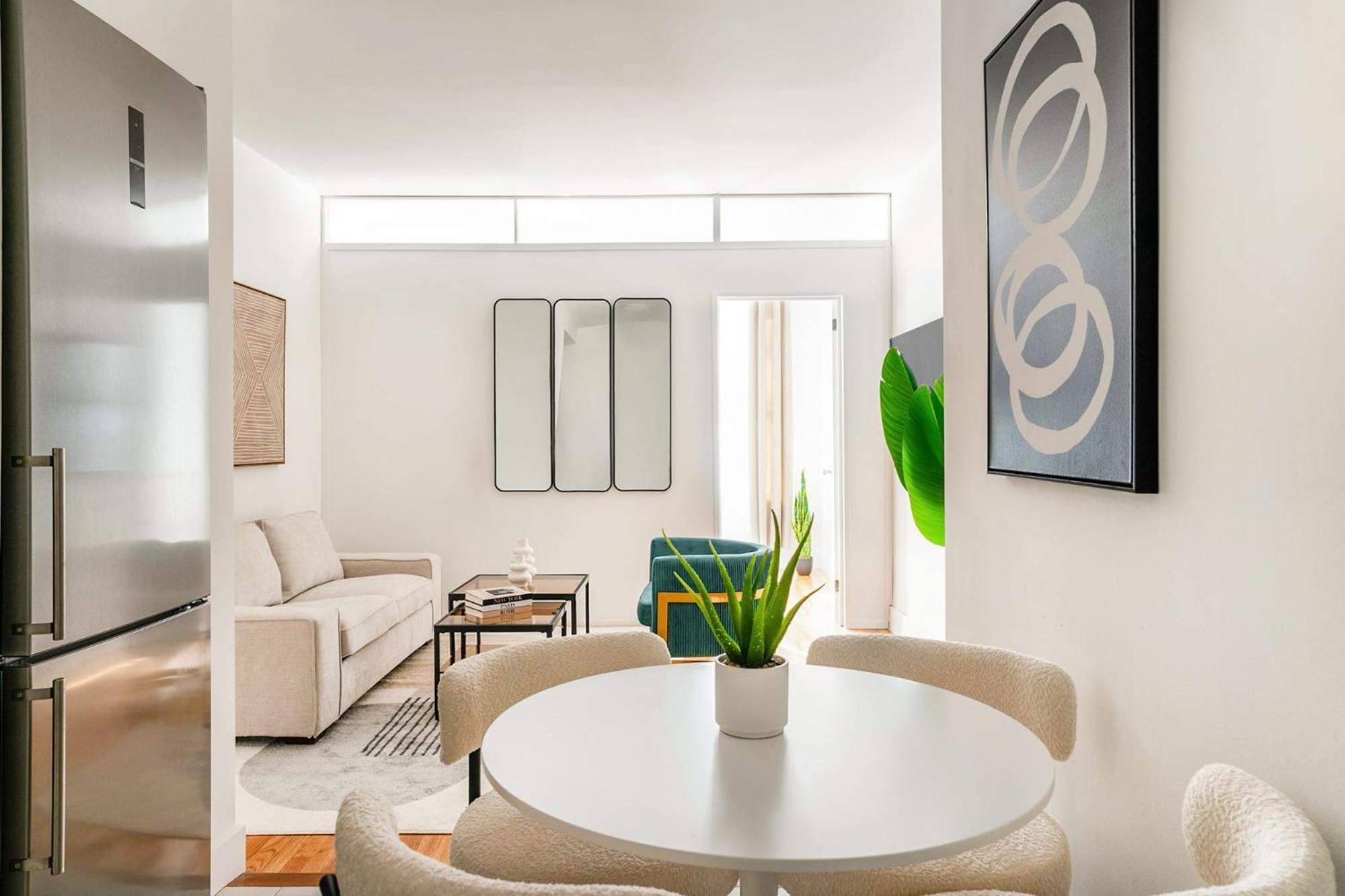 444-2e Modern 2br Hell's Kitchen Appartement New York