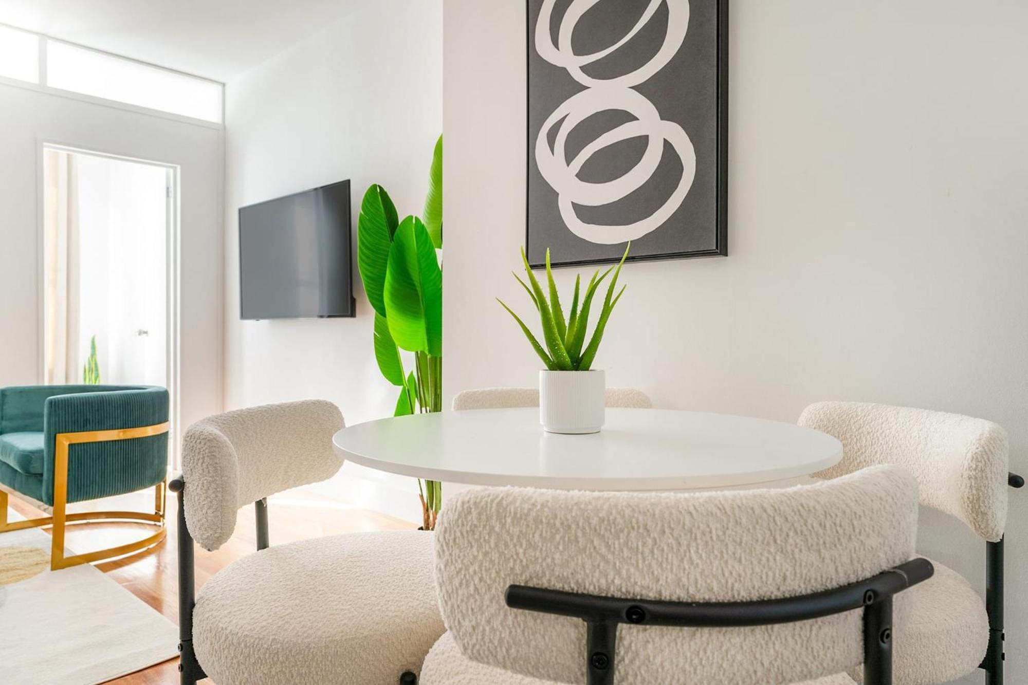444-2e Modern 2br Hell's Kitchen Appartement New York