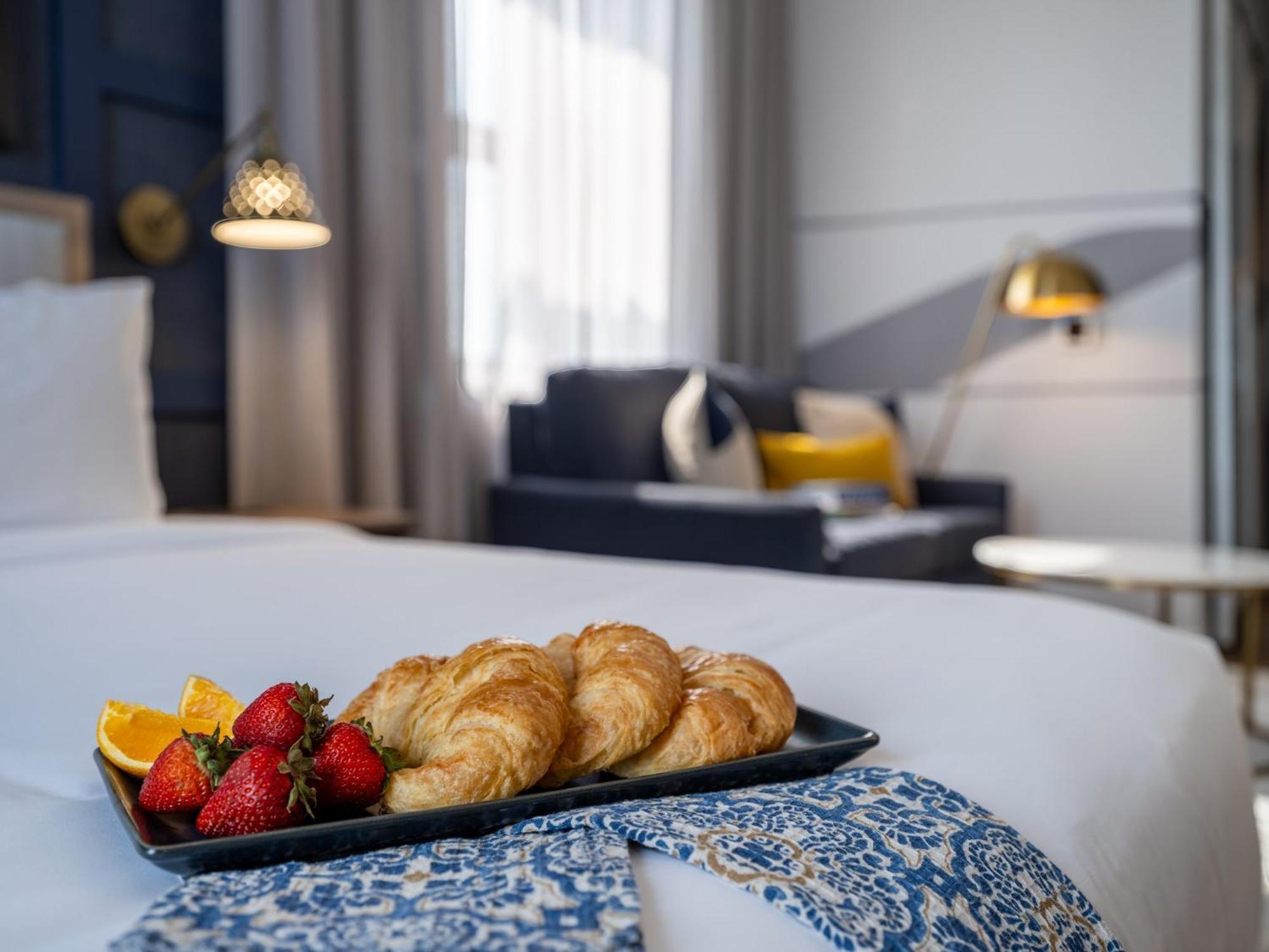 De Point Hotel 4*