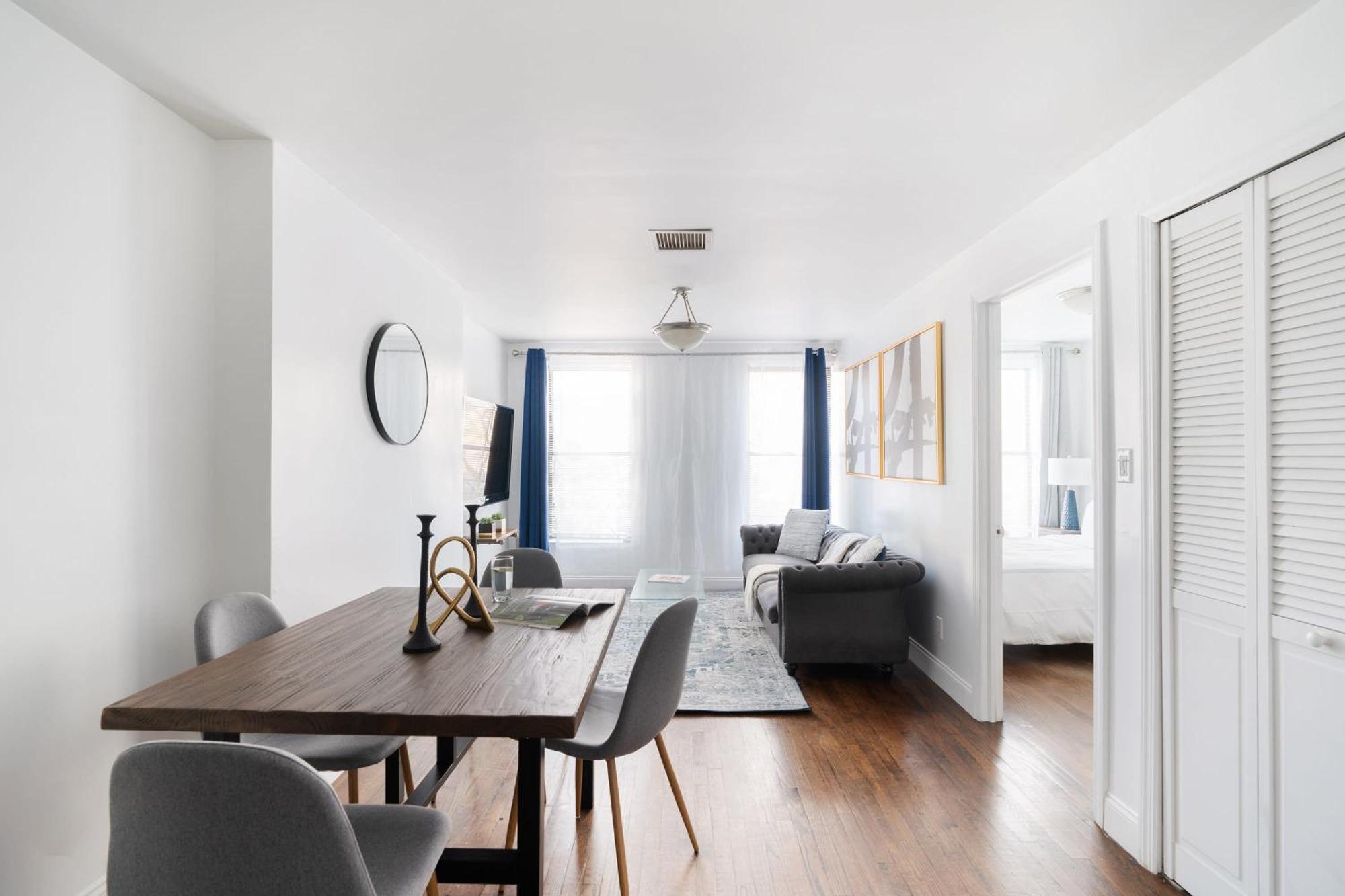 1435-3-3 Bedrooms 2bath W D Prime Upper East