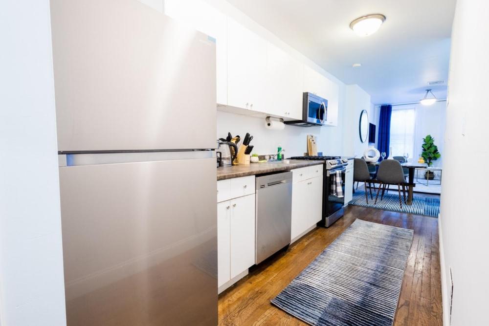 1435-2 3 Bedrooms 2bath W D Ues * New York