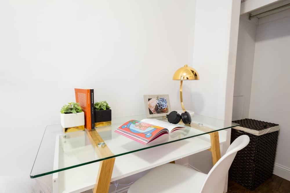 Apartment 1435-2 3 Bedrooms 2bath W D Ues