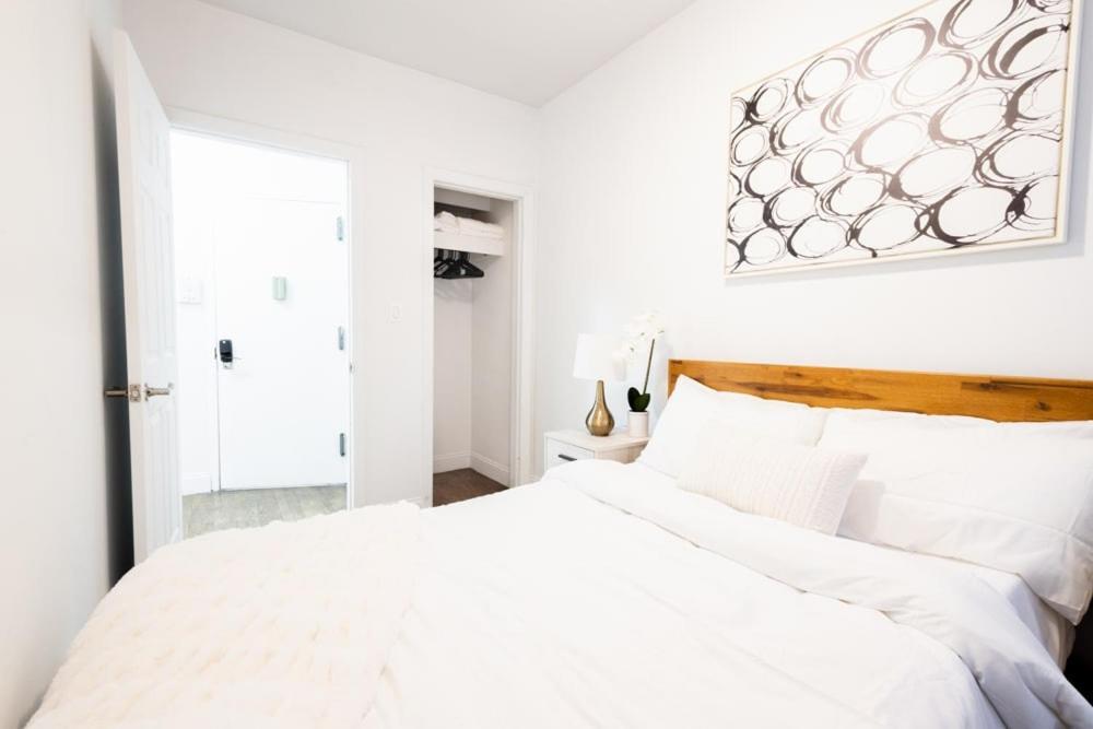 1435-2 3 Bedrooms 2bath W D Ues *