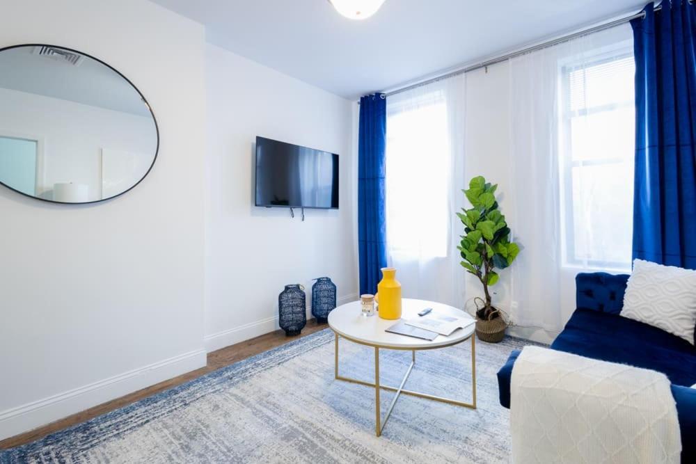 Apartment 1435-2 3 Bedrooms 2bath W D Ues *