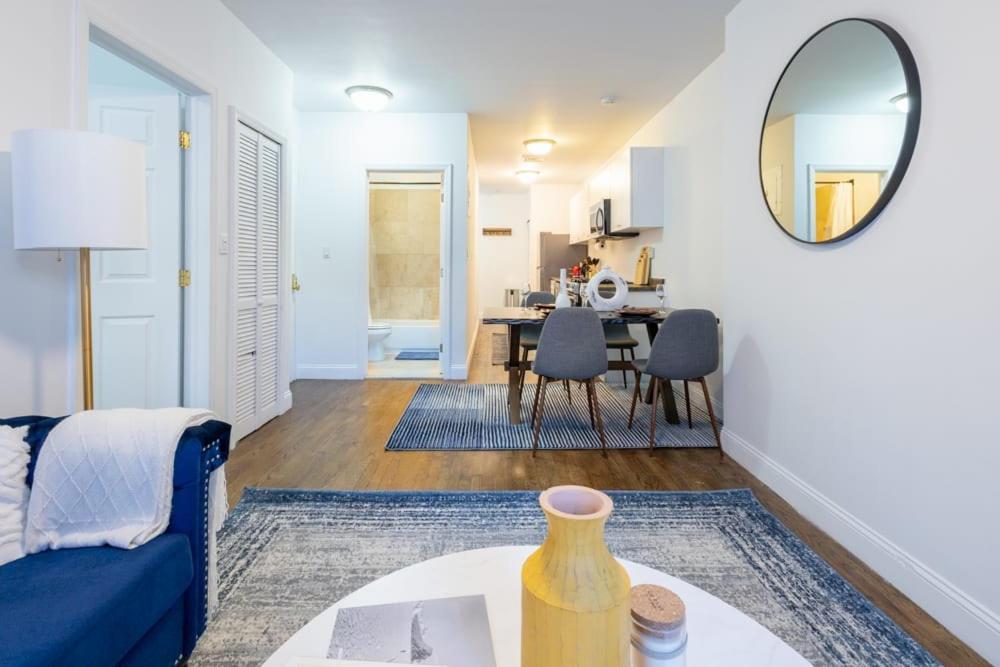 1435-2 3 Bedrooms 2bath W D Ues Apartment *