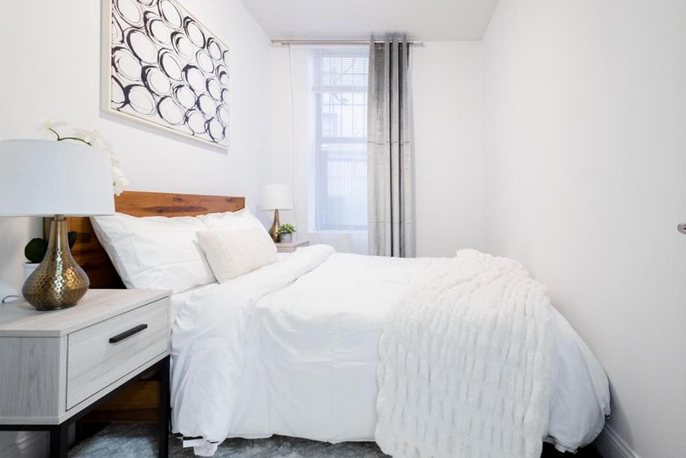 1435-2 3 Bedrooms 2bath W D Ues * New York
