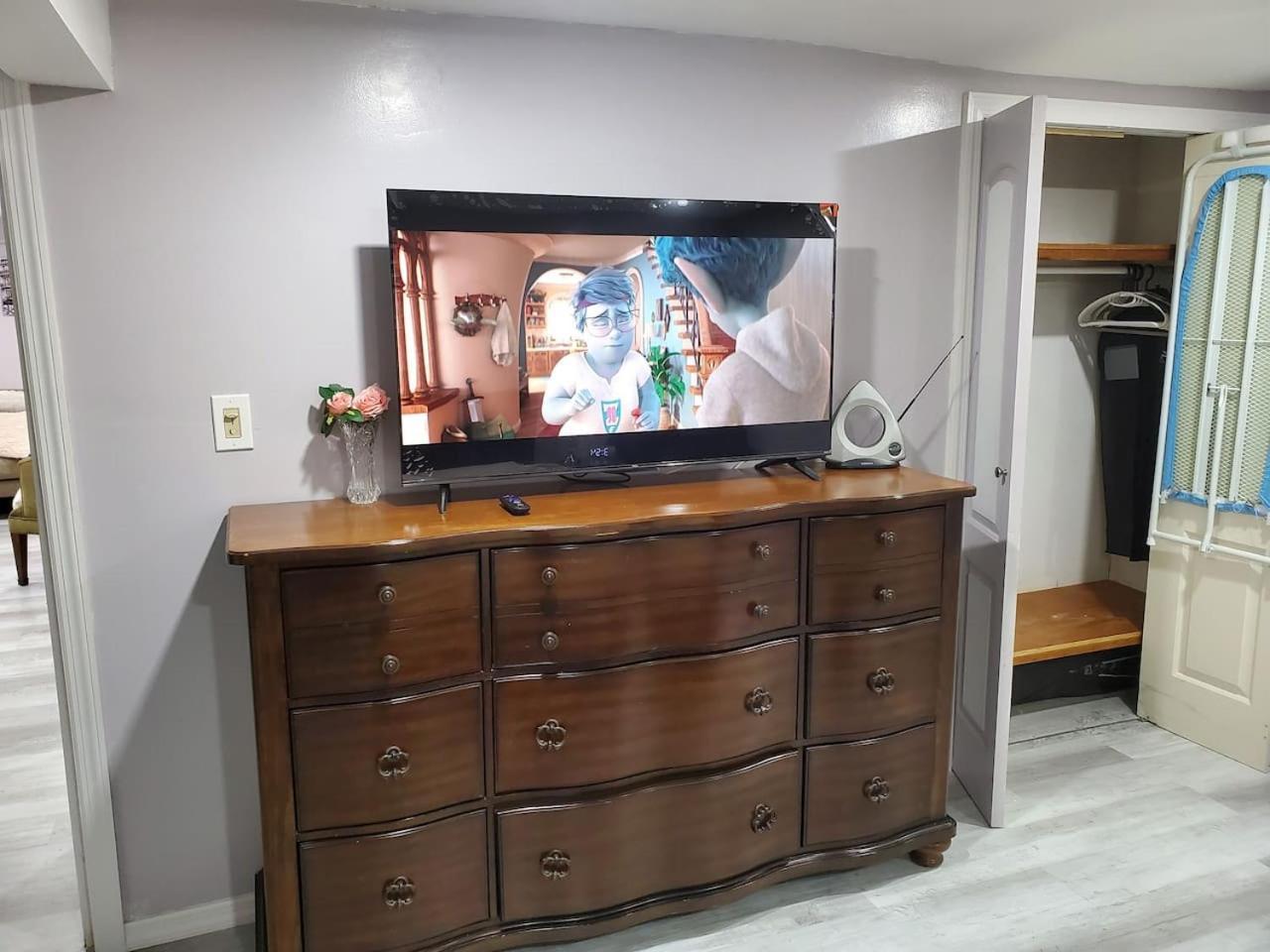 Lovely 2 Bedroom With 2 Entrance And Parking Apartamento *